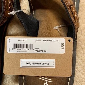 Clarks Shoes - Clark’s Collection Flip Flops Size 7 Clarks Shoes - Clark’s Collection Flip Flops Size 7